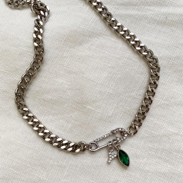 Fi Season - B Badem Taşlı Harfli İğne Choker