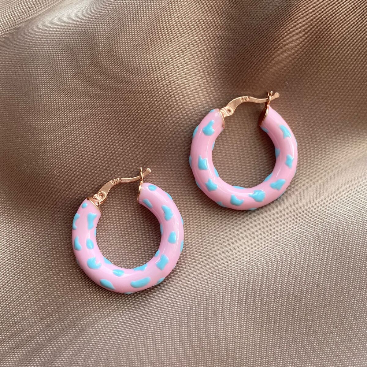 2.0 Mavi Benekli Pembe Mineli Halka Küpe 925 Gümüş Halka