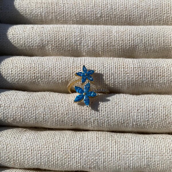 Mavi Taşlı Çiçek Figürlü Yüzük | 925 Gümüş - Fi Season