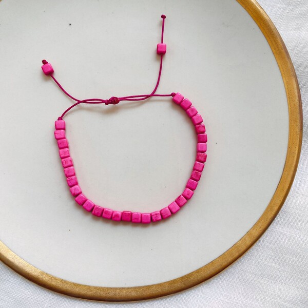 Pembe Kare Boncuklu İp Bileklik - 