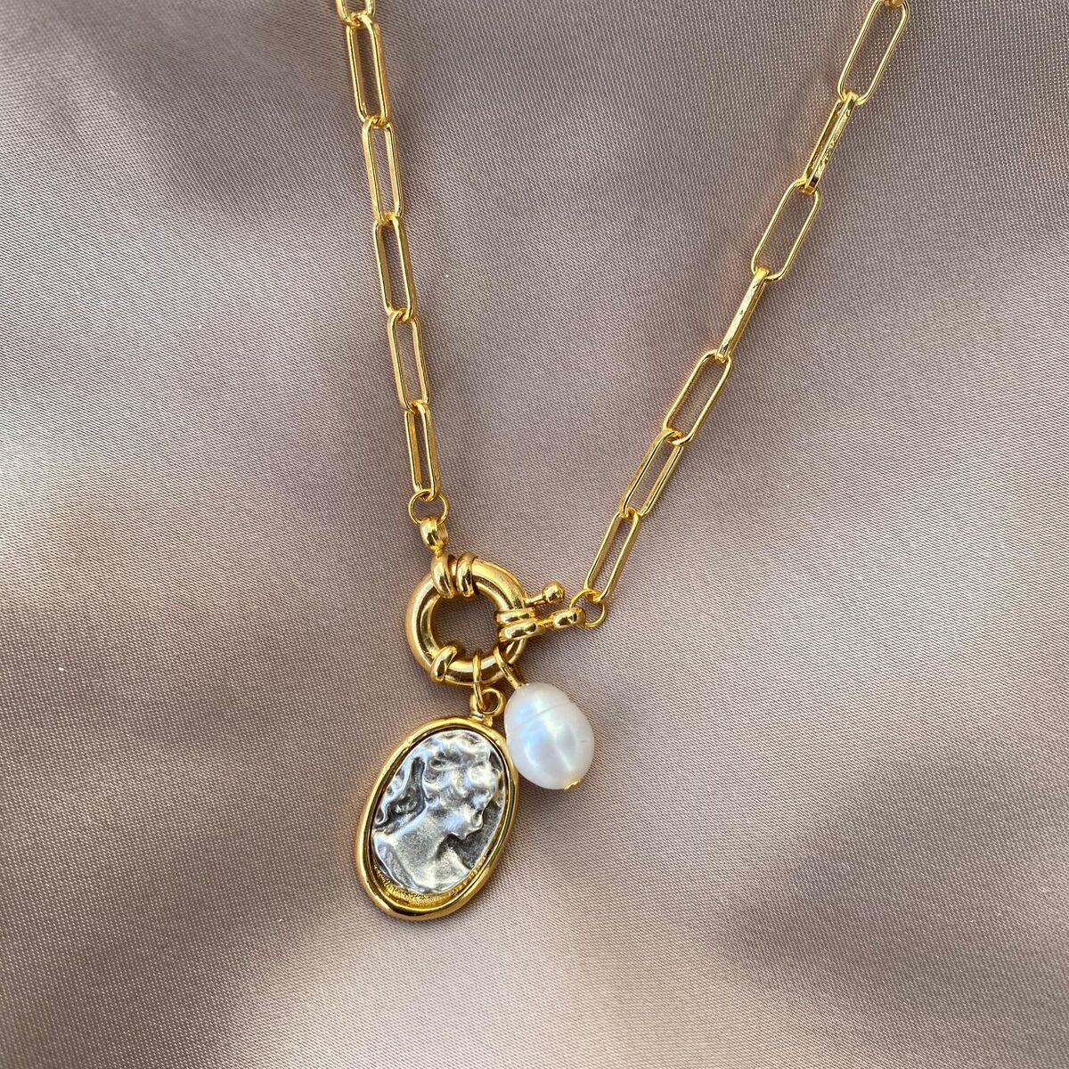 Tek İncili Halkalı Kadın Madalyon Kolye İnci & Doğaltaş