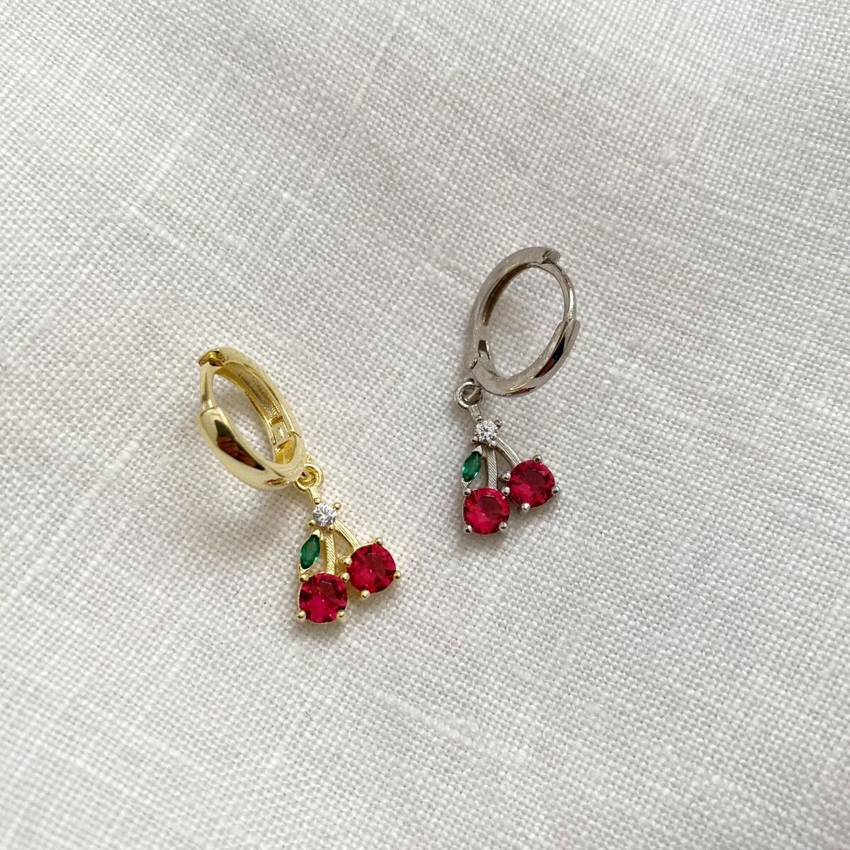 Tekli Kırmızı Taşlı Halkalı Kiraz Küpe 925 Gümüş Küpe Fi